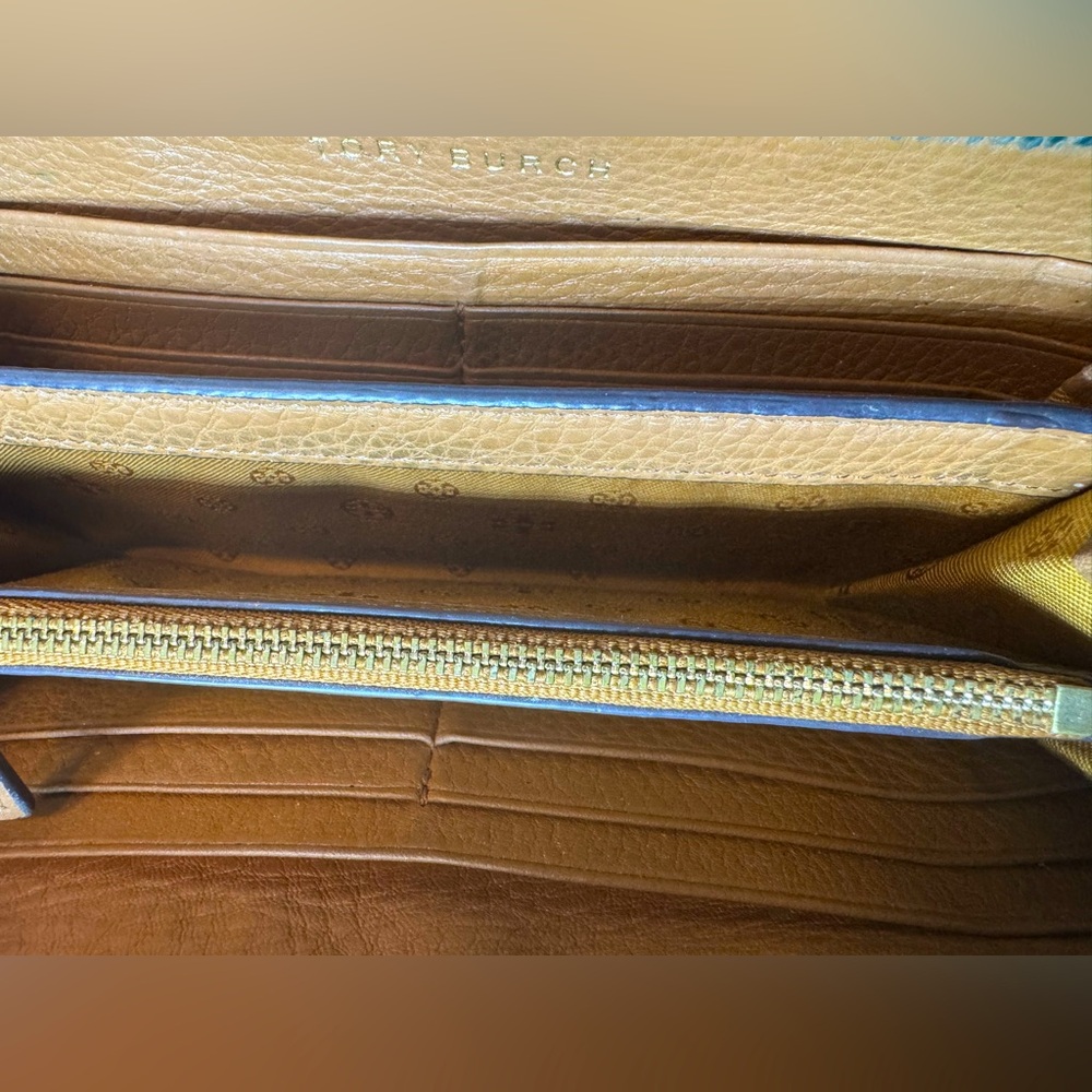 Tory Burch Continental Wallet Thea Zip Pebbled Leather Logo Embossed Tory Burch - Picture 6 of 9